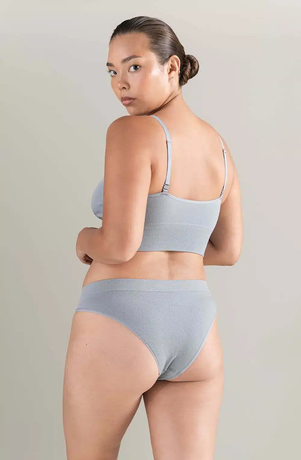 Seamless-Bralette_Grey-4.jpg